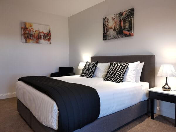 Deluxe King | Deluxe King | Deluxe King Room Accommodation - The Abbey Motel in Goulburn NSW