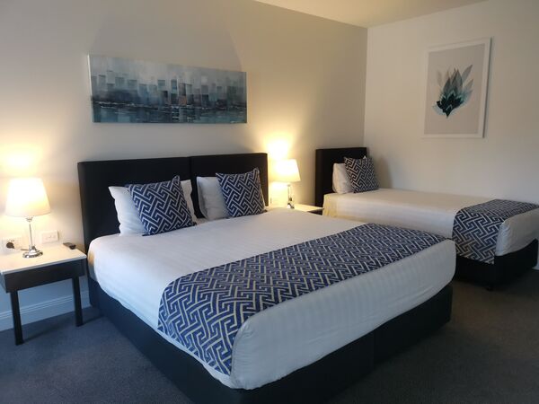 Deluxe Twin | Deluxe Twin | The Abbey Motel Accommodation in Goulburn NSW - Deluxe Twin Room